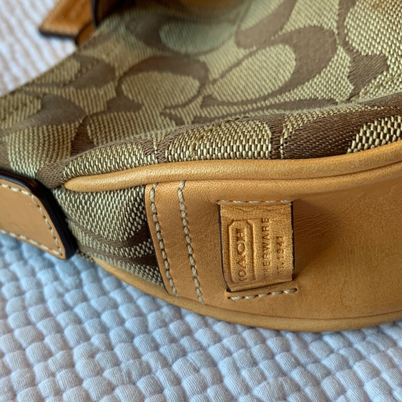 Coach Brown and Tan Signature Shoulder Bag - Picture 7 of 16